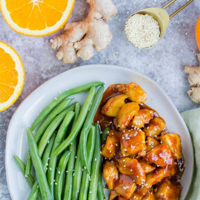 Your take-out just got a revamp with this healthy home-made orange chicken from <a href="/CE_Couple/">Clean Eating Couple</a> 🍊

thecleaneatingcouple.com/healthy-orange…