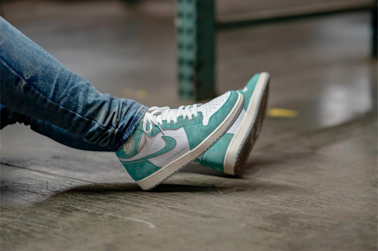 Retro 1 turbo green footlocker 2025