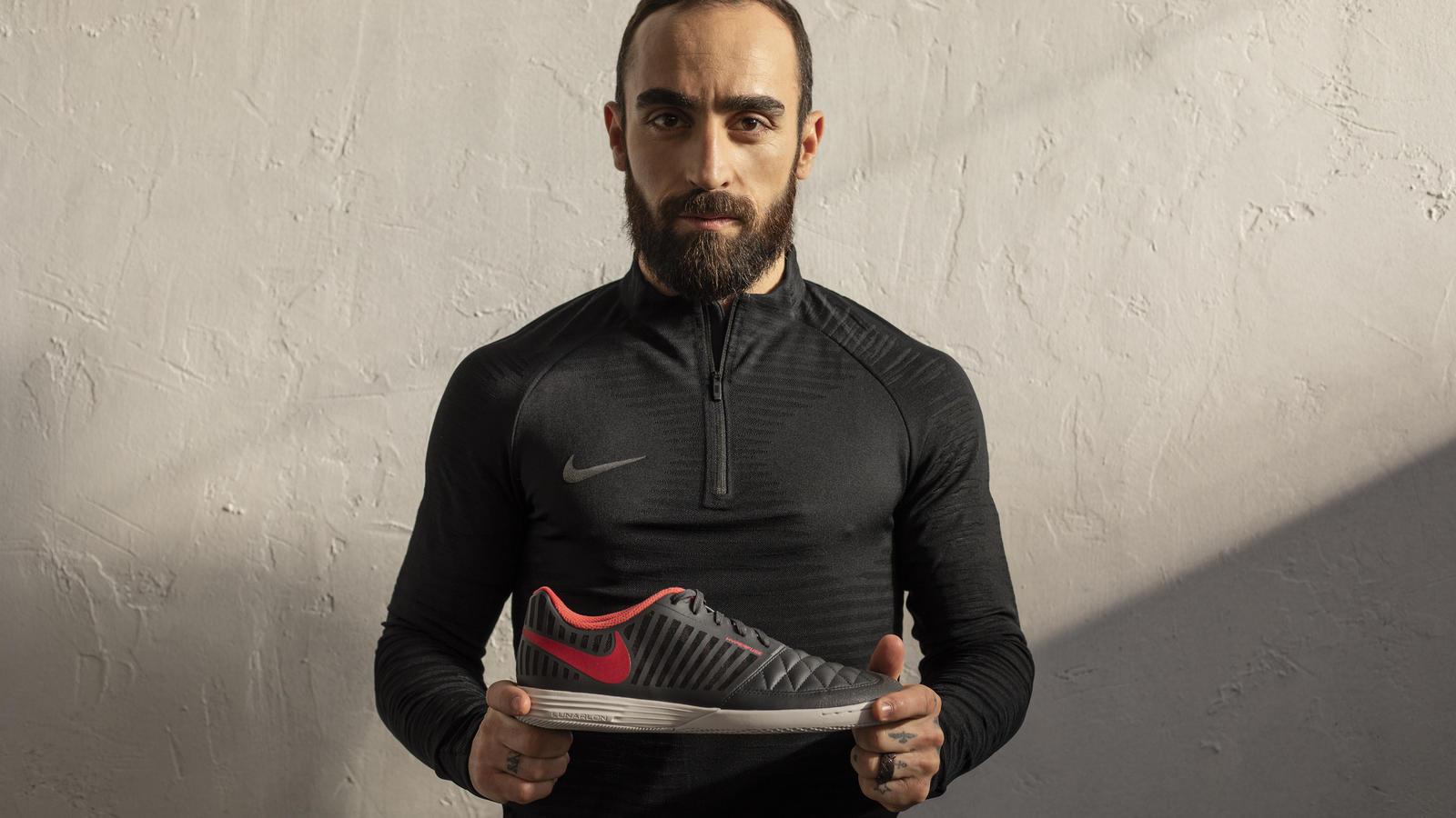 ineews on Twitter: "Very stylish and supportive: The iconic Nike Lunagarto II are back #nike #portugal #portuguese #ricardinho #shoes #sports / Twitter