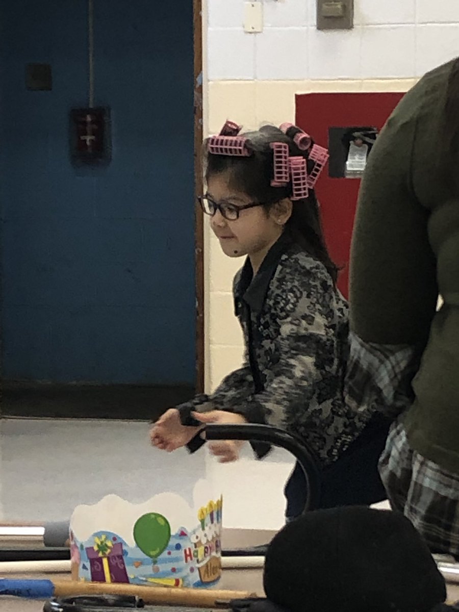 HeatherDLevine's tweet photo. 100 day celebrations continue @JqaPrimary #dpsdny #dresslikeyouare100 #firstgrade https://t.co/hvsoyV71lY