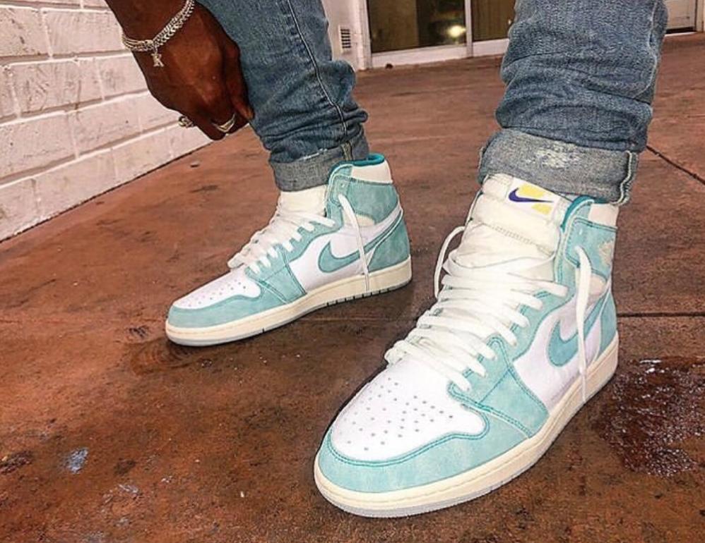 air jordan 1 turbo green on feet