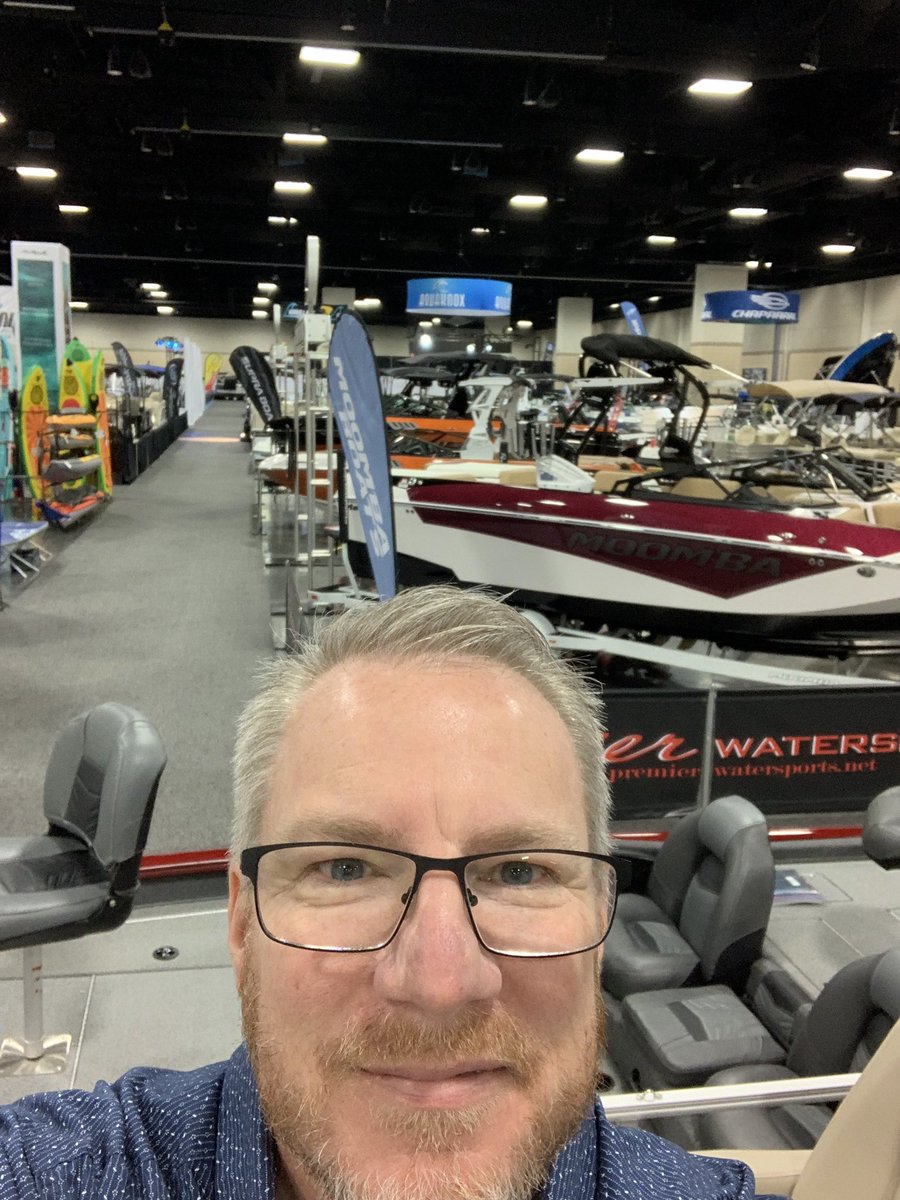 1035WIMZ's tweet photo. Getting ready to do my show from the #DowntownKnoxvilleBoatShow at the Knoxville Convention Center! https://t.co/T8oXMKJquv
