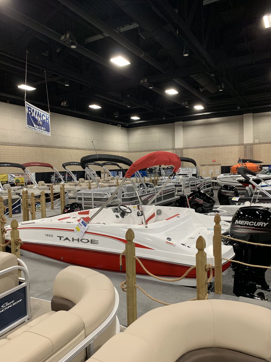 1035WIMZ's tweet photo. Getting ready to do my show from the #DowntownKnoxvilleBoatShow at the Knoxville Convention Center! https://t.co/T8oXMKJquv