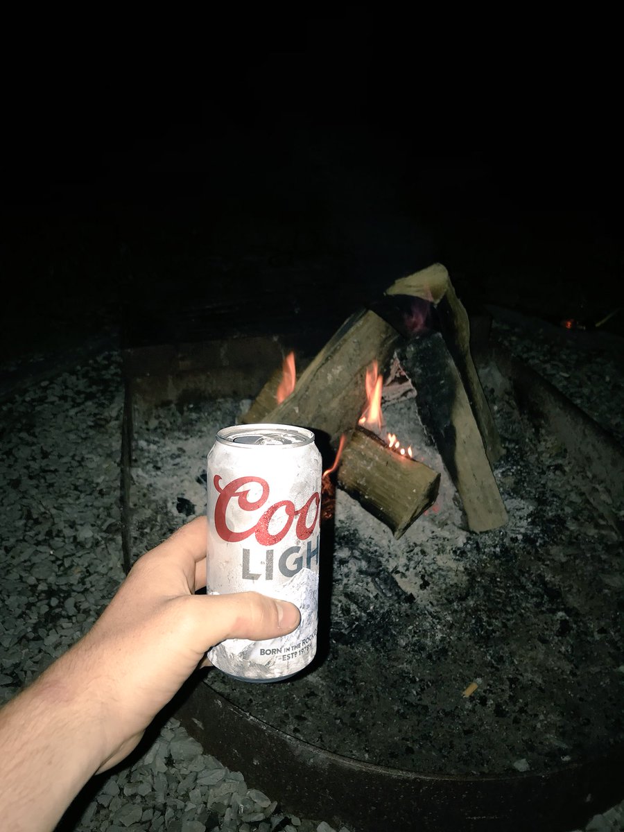 HaydnRule9898's tweet photo. Didn’t get to post yesterday but @CoorsLight makes a good valentine 🍻🍻 https://t.co/wHpy90kPLf