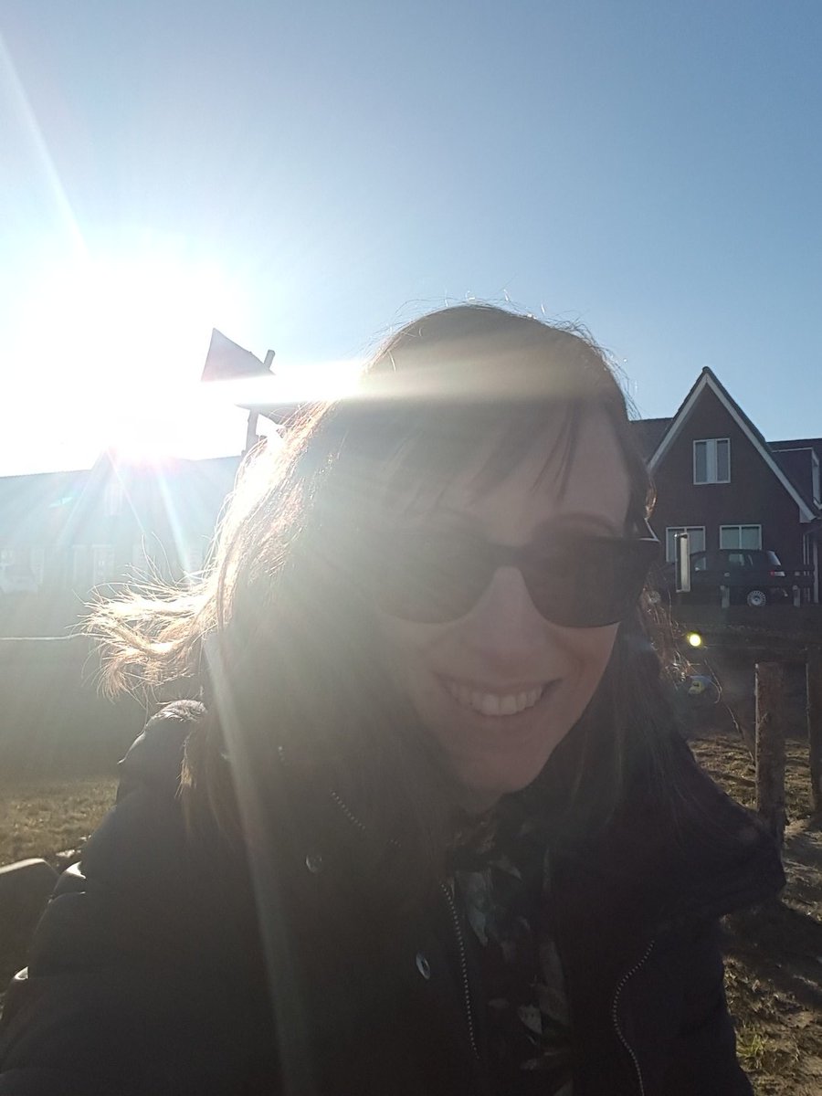cruesli1984's tweet photo. Zon zon en nog eens zon! Wat een zaligheid๐๐ #lentezon #indewinter #loveit #genieten https://t.co/NMUOWSrsQV