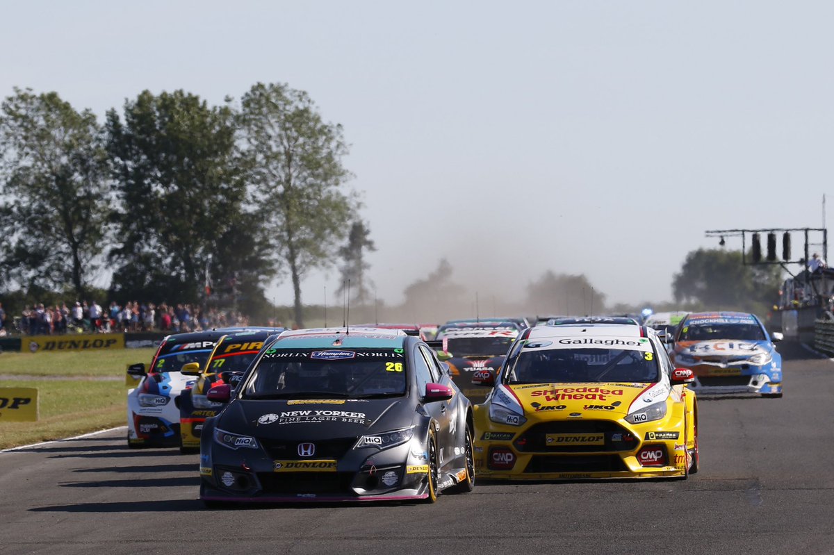 OfficialBARCHQ's tweet photo. ⚠️ @BTCC fans, you’ve got 1️⃣ WEEK to enter our huge competition! 

Tickets to @thruxtonracing &amp; @Croft_Circuit are up for grabs and it’s easy to enter...

Simply FOLLOW @OfficialBARCHQ and RETWEET 🚗💨 

#BARC | #BTCC https://t.co/fWweyvbqKT