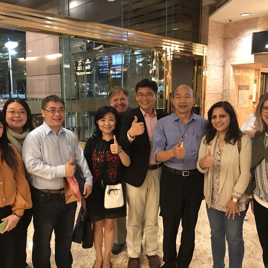 HumberHRT's tweet photo. Baking and Pastry Chef Douglas Smith had the pleasure of meeting the Mayor of Kaohsiung Taiwan while teaching abroad with our students. What better way to end the week? Happy Friday!  #Studyabroad #Taiwan #tgif #HumberHRT https://t.co/BrBmpB3Gb4