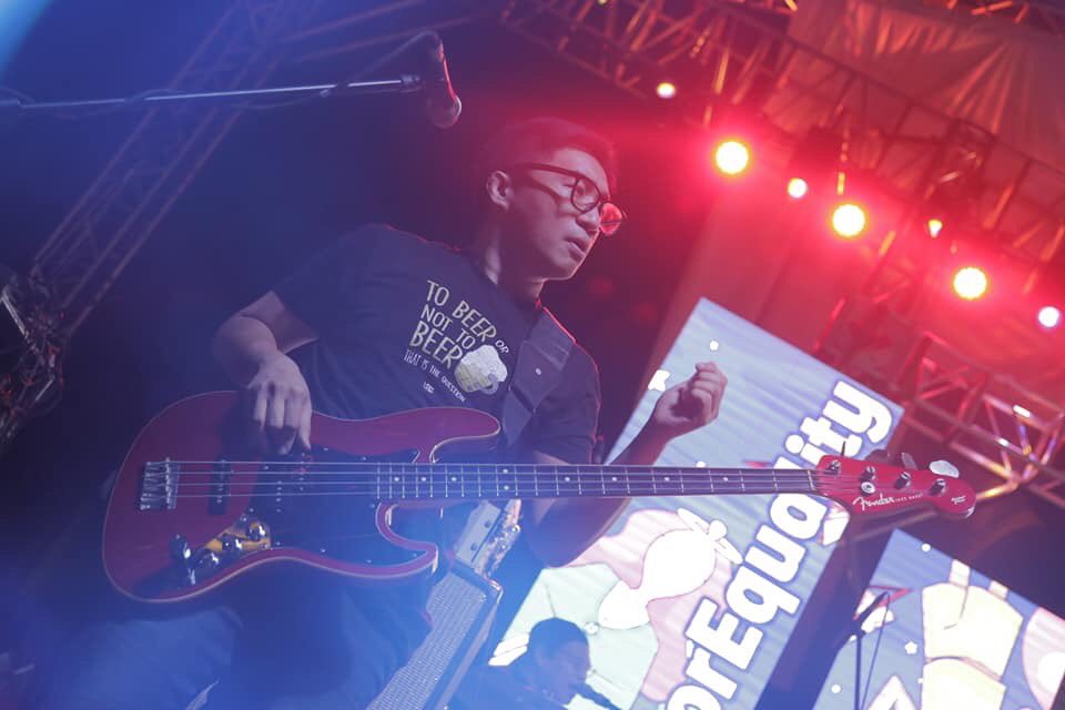theitchyworms's tweet photo. πΈ: Amiel Kabigting
#UPCosmos #itchywormsLIVE https://t.co/jX50NCKKHQ