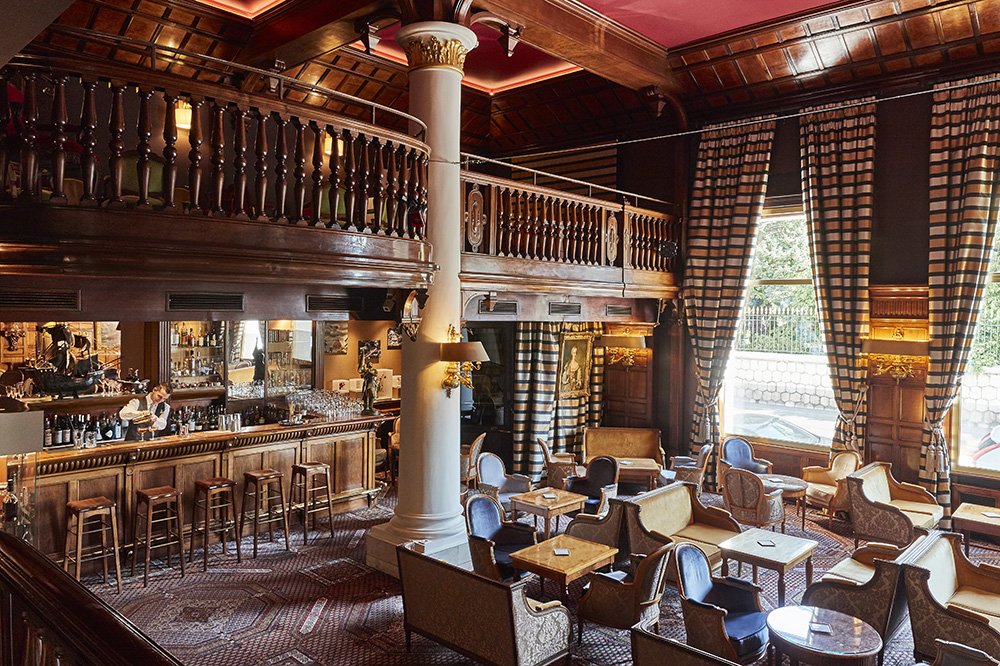 NegrescoHotel's tweet photo. Le week-end arrive.... alors prenez une pause au Bar du Negresco dans une ambiance joliment musicale.
Week end is coming ....let's have a break in the Negresco Bar in a musical atmosphere
#Negrescostyle #Nice06 #LHWtraveler @labelepv https://t.co/W50tpT8Nf7