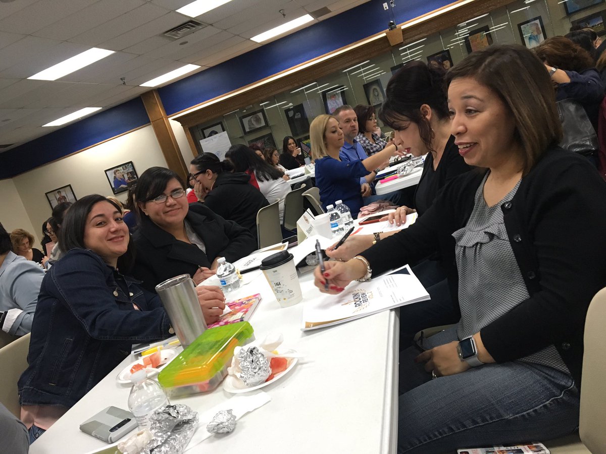 MissionValleyES's tweet image. Dr. Zelenak leading us through #Lead4ward Rockin Review!!! @YsletaISD #engagedlearning #datadriveninstruction