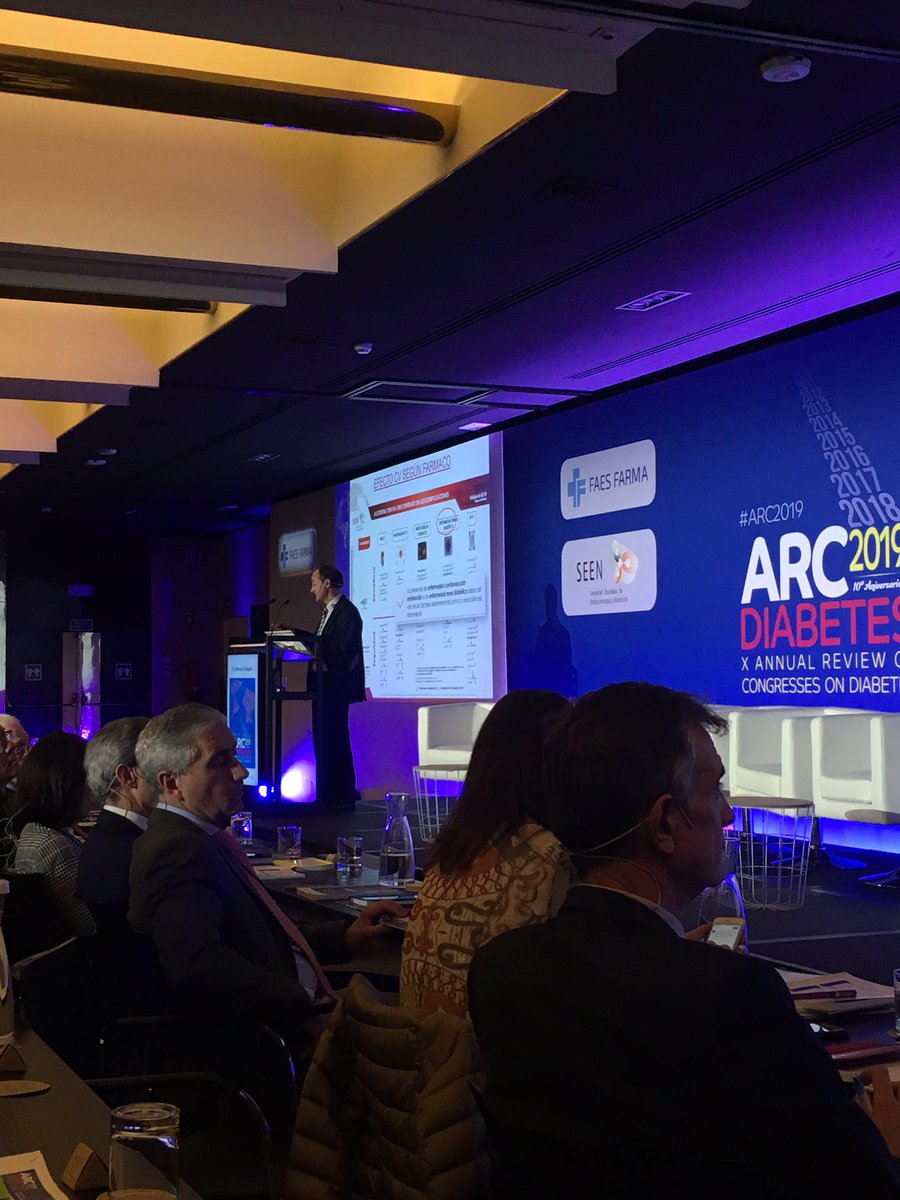 diabeteSEEN's tweet photo. El Dr Gargallo, coordinador de nuestro grupo presenta el Documento de Abordaje Integral de la DM2 propuesto por el grupo en #ARC2019 https://t.co/OyKkc3sQel #endopower #diabetes https://t.co/xopx2goVoR