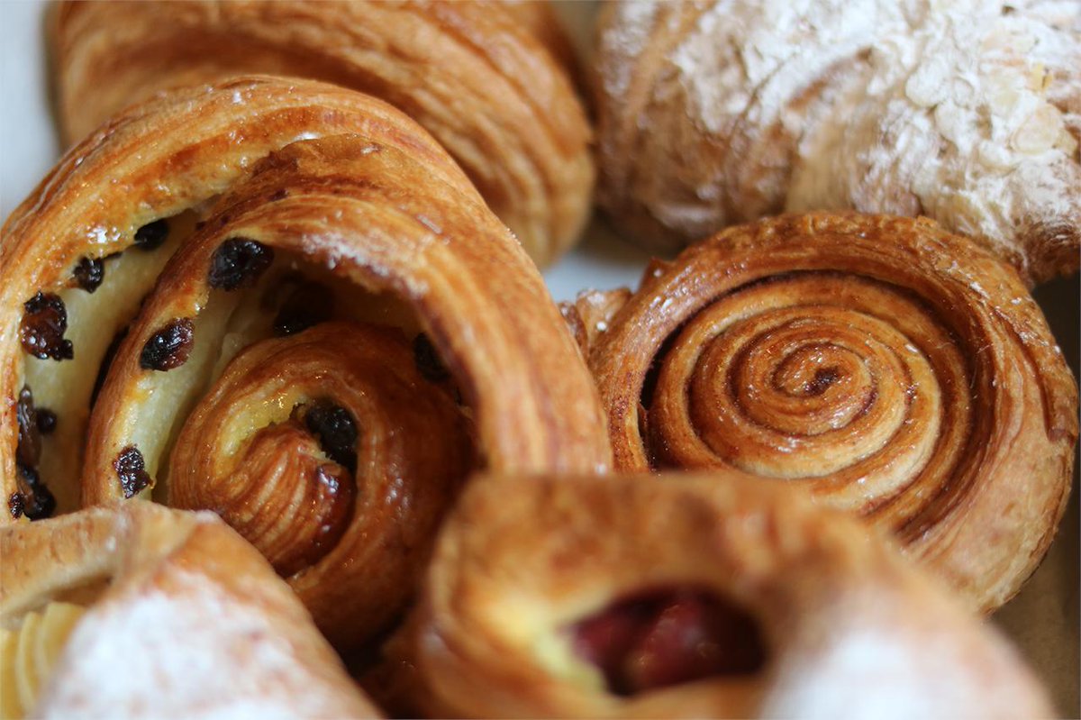 carrs_flour's tweet photo. Our Friday afternoon indulgence comes courtesy of @DebaereUk made with Imperial #CarrsFlour ☕ https://t.co/rdR1xHqx5m