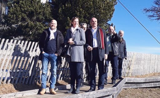 _PaulSchmidt's tweet photo. EU-Gipfeltour heute auf dem Schöckl in der Steiermark. Spannende Gespräche mit EU-Landesrätin #Eibinger, Bürgermeister, EU-Gemeinderäte, @GeorgPfeifer ... und ein Traumwetter 😊 @EDSteiermark https://t.co/7xmISyEDms
