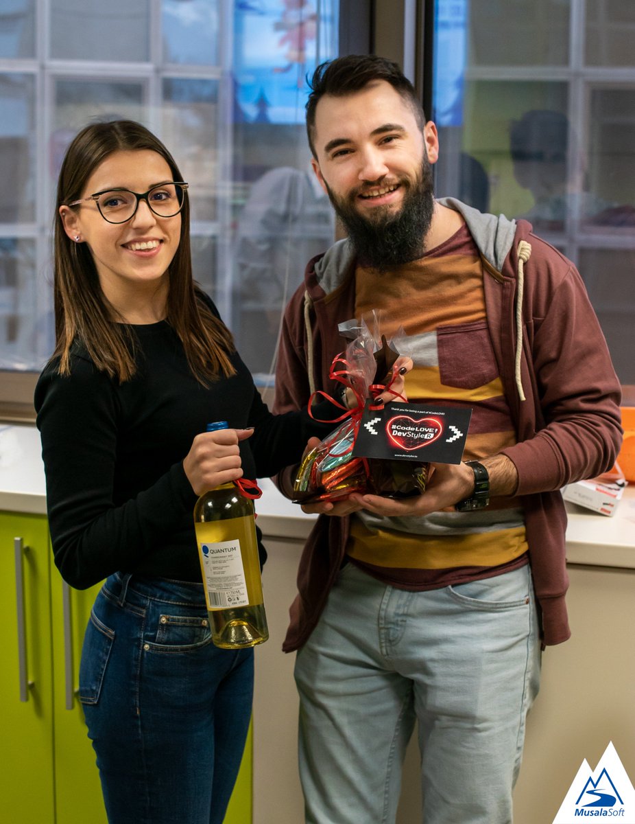 DevStyleR1's tweet image. Ето и част от победителите от @MusalaSoft, които вчера получиха наградите си от нашата игра #CodeLove! 😇Следете сайта и Facebook страницата ни за още интересни инициативи!! 😊😊#DevStyleR
@Snezha_Todorova