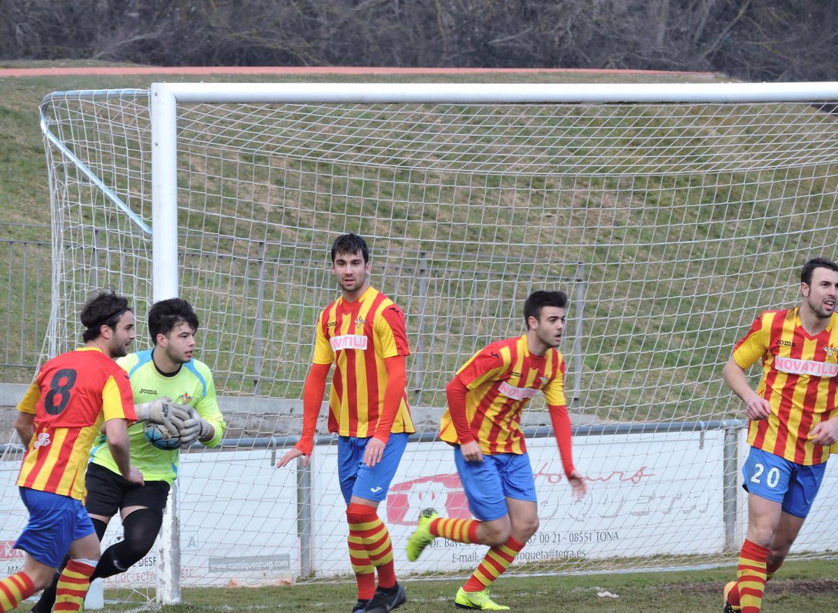 📣| Demà tenim derbi, i anirem a Vic amb l’objectiu d’emportar-nos els 3 punts per seguir escalant posicions a la classificació 💪⚽

🆚 <a href="/UEVic_/">Unió Esportiva Vic</a>
⏰ 16:00h
🗓 Dissabte 16 de febrer
🏟 Municipal de Vic
⚽ J22 #1cat1

#SomhiTona