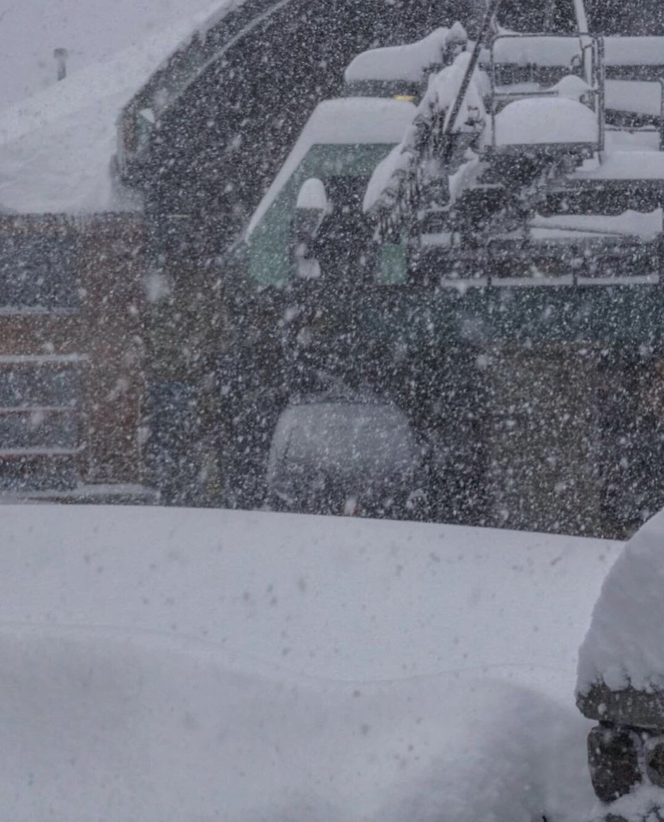 21” of new snow in the last 24 hours, bringing our 7 day total to over 7.5 FEET.❄️

Heavenly is on a delayed opening with an ETO of 10AM. Thank you for your patience and your stoke! 

Follow <a href="/HVconditions/">HeavenlyConditions</a> for the latest updates on lift status today.

📸2.15.19