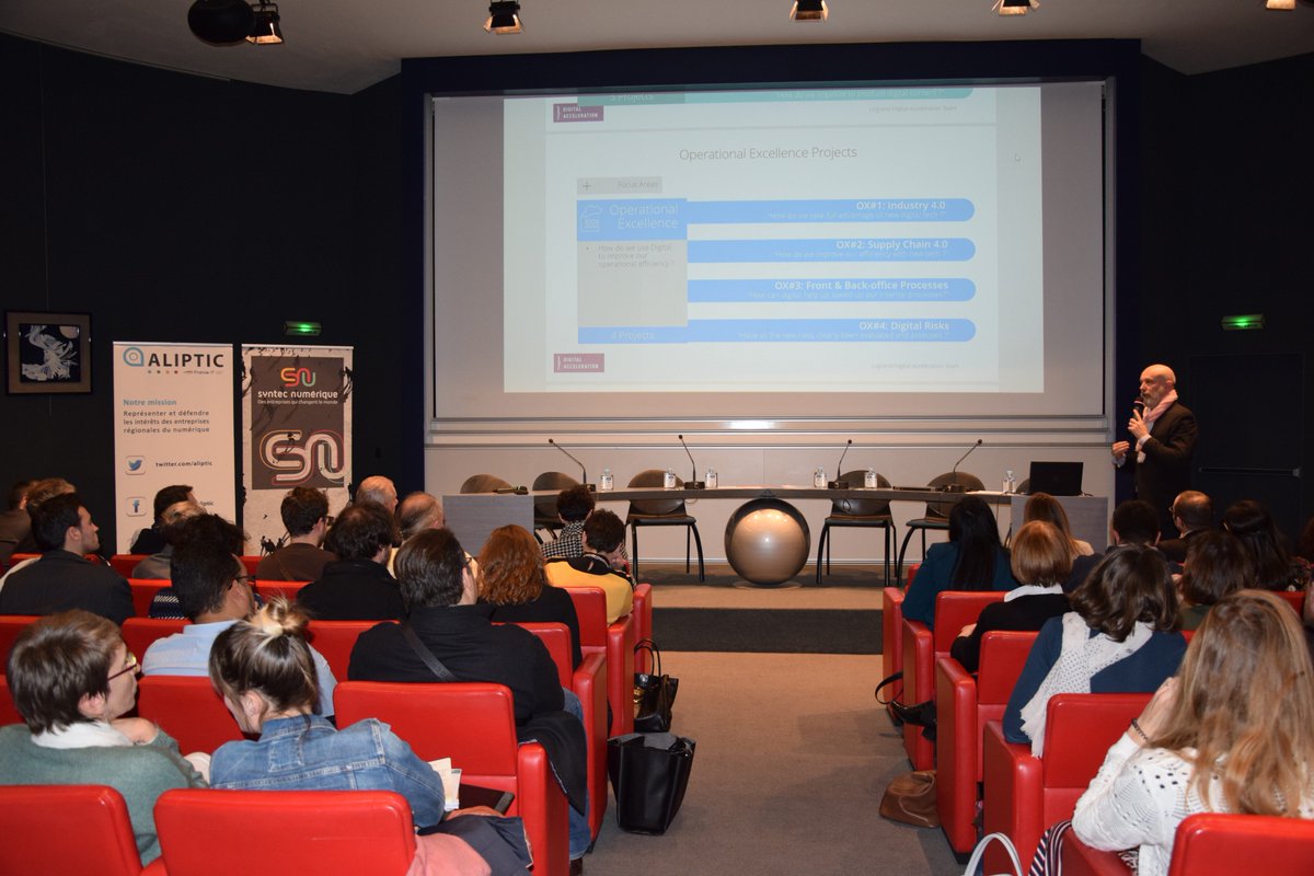 EsterTechnopole's tweet photo. [RETOUR EN IMAGES] Hier, le #SyntecNumeriqueTour était à #ESTERTechnopole #Limoges !
100 personnes pour cette étape sur l'#IndustrieduFutur avec les interventions de F. Levaux, Chief Digital Officer @Legrand &amp; A. Mons, DG délégué @emakinaFR.
Merci @aliptic_ &amp; @syntecnumerique ! https://t.co/q6PUJKVd0S