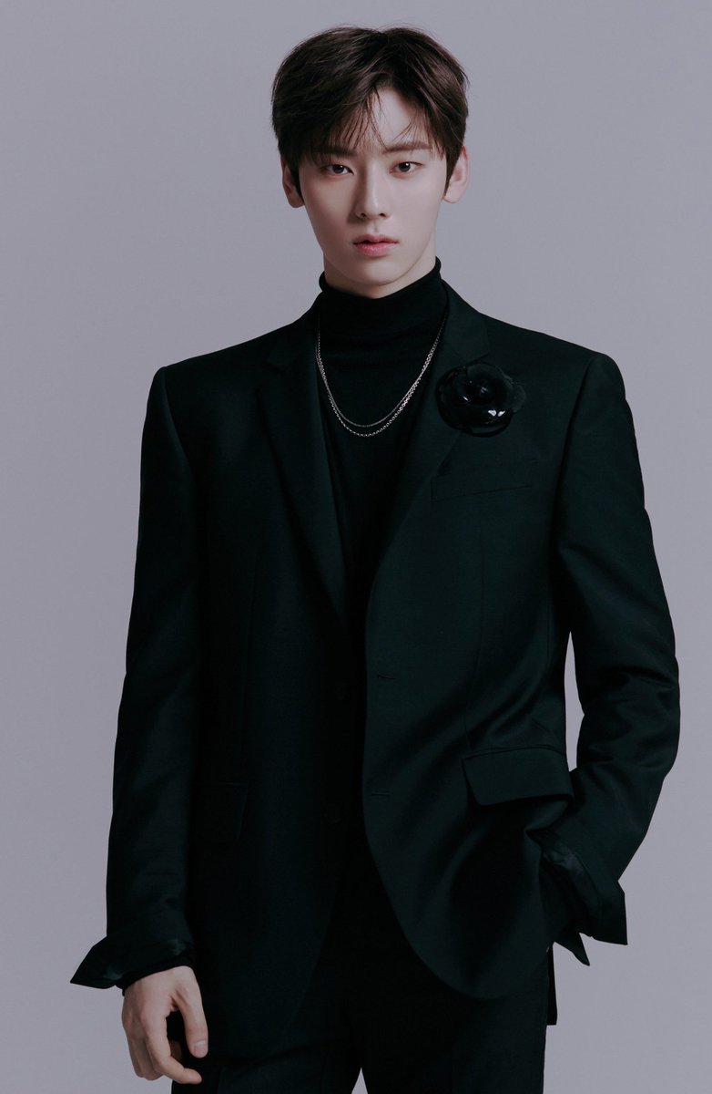 jajarlalah's tweet photo. สำหรับใครที่บอกว่าจะไม่หวีดมินฮยอนในทุกคอนเทนต์​ของนิวอีสต์​ก็ไม่ต้องร้องไห้แล้วนะคะ..... พี่และเลิฟหวีดให้แทนไปแล้ว😊 #뉴이스트 #NUEST #MINHYUN https://t.co/PcSpE3prPR