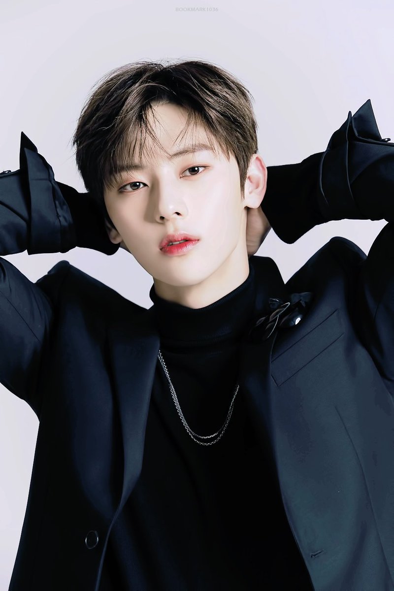 BOOKMARK1036's tweet photo. 2019 PROFILE PHOTO
#민현 #황민현 
https://t.co/BvyCfWB9wv
https://t.co/4dTxm6LBG0 https://t.co/1UgFXZ7K7M