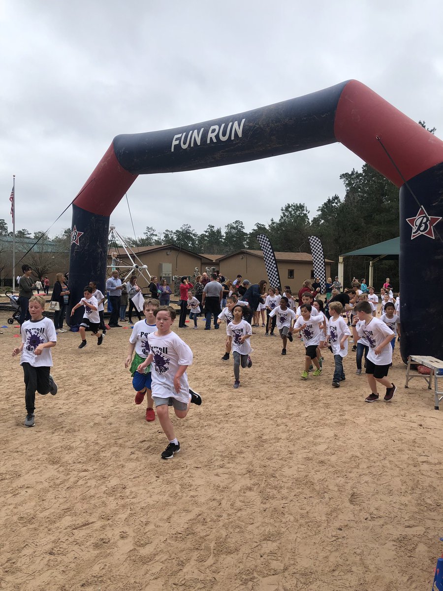 carberymonica's tweet photo. Third Grade Boosterthon fun! @PowellCISD https://t.co/Igc6tprX4W