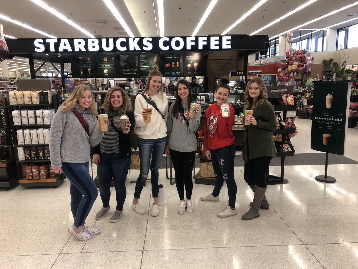 Ms_M_Mitchell's tweet photo. Shout to to the wrestling moms for taking extra care of our girls down here at state. A special thanks to @CornwallStacie for the sweat treats and @kimberlyrie7 for the caffeine! #spiritlakecsd https://t.co/eko4vcsc7t