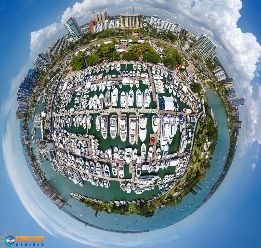 SuncoastAerials's tweet photo. Sarasota is such a small world! Check out this photo we took at Marina Jack during the Suncoast Boat Show last year. Drone photo by Suncoast Aerials 🛥☀️🌎😎
.
.
.
.
.
#MarinaJack #BoatShow #SuncoastBoatShow #SarasotaBoatShow #Drone #Sarasota #Florida #Downtown #SuncoastAerials https://t.co/ECEvUgyfMJ
