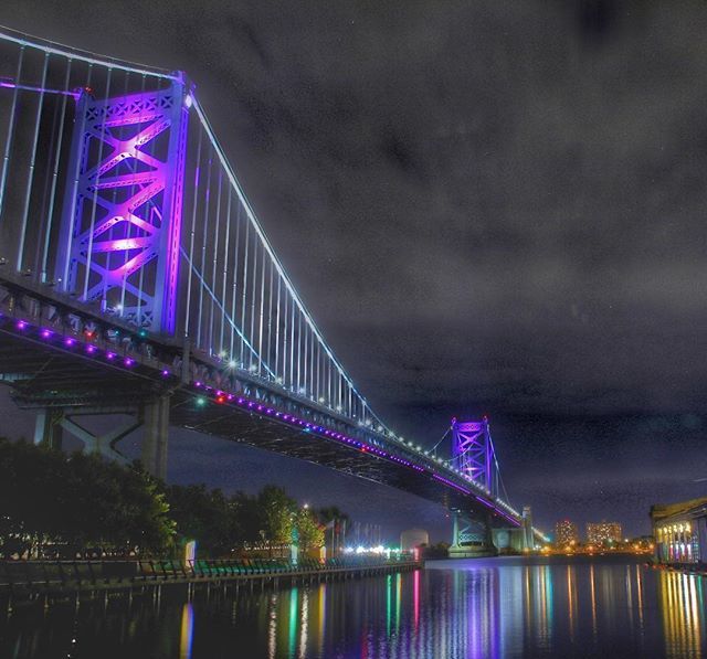 My purple passion... #benfranklinbridge #benfranklinfriday #bridge #bridges_of_our_world #bridges_of_instagram #philadelphia #philly #phillygram #phillymasters #phillyprimeshots #phillyunknown #purple #igers_philly #howphillyseesphilly #whyilovephilly #v… http://bit.ly/2Gr7SYZ