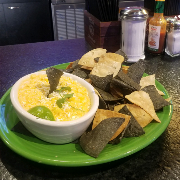 TheRangeCafe's tweet photo. Drop by any of our six locations this weekend and enjoy our elote. It's a sweet corn in creamy chile arbol lime sauce with cotija cheese served with blue and white corn tortilla chips. The perfect companion to a cold beer!
#rangecafe #restaurant #treatyourself #abqfoodies https://t.co/jrEYEPzetG