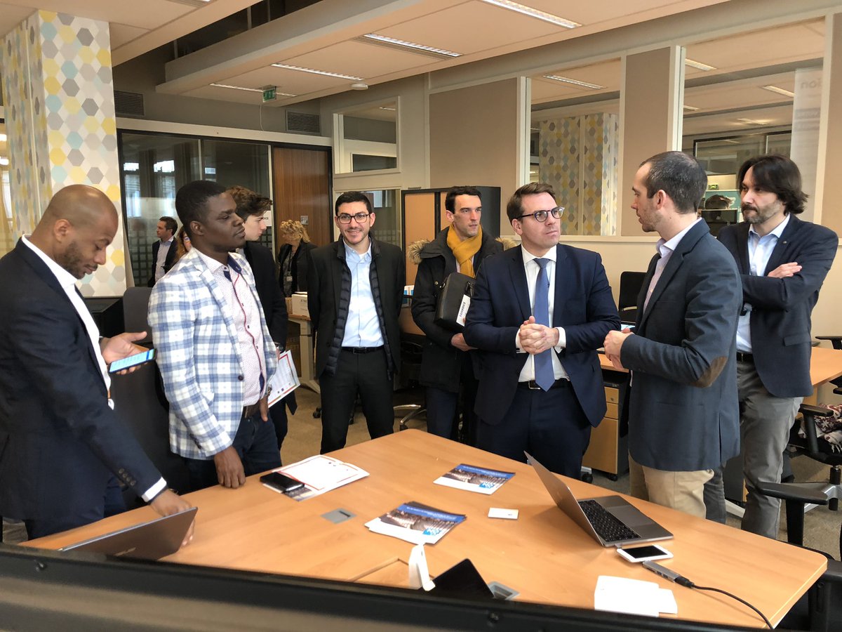 geoffroyboulard's tweet photo. 10 ans après mes premières demandes nous inaugurions ce matin le #LeMixR de @StartWay_SW un lieu d’innovation unique animé par @Paris_and_Co en partenariat avec @Poste_Immo en présence de @jlmissika et des élus @Mairie17 @BenjaminMallo @olivbouet #CorpWork #Coworking #NewWork https://t.co/7q7ASSe266