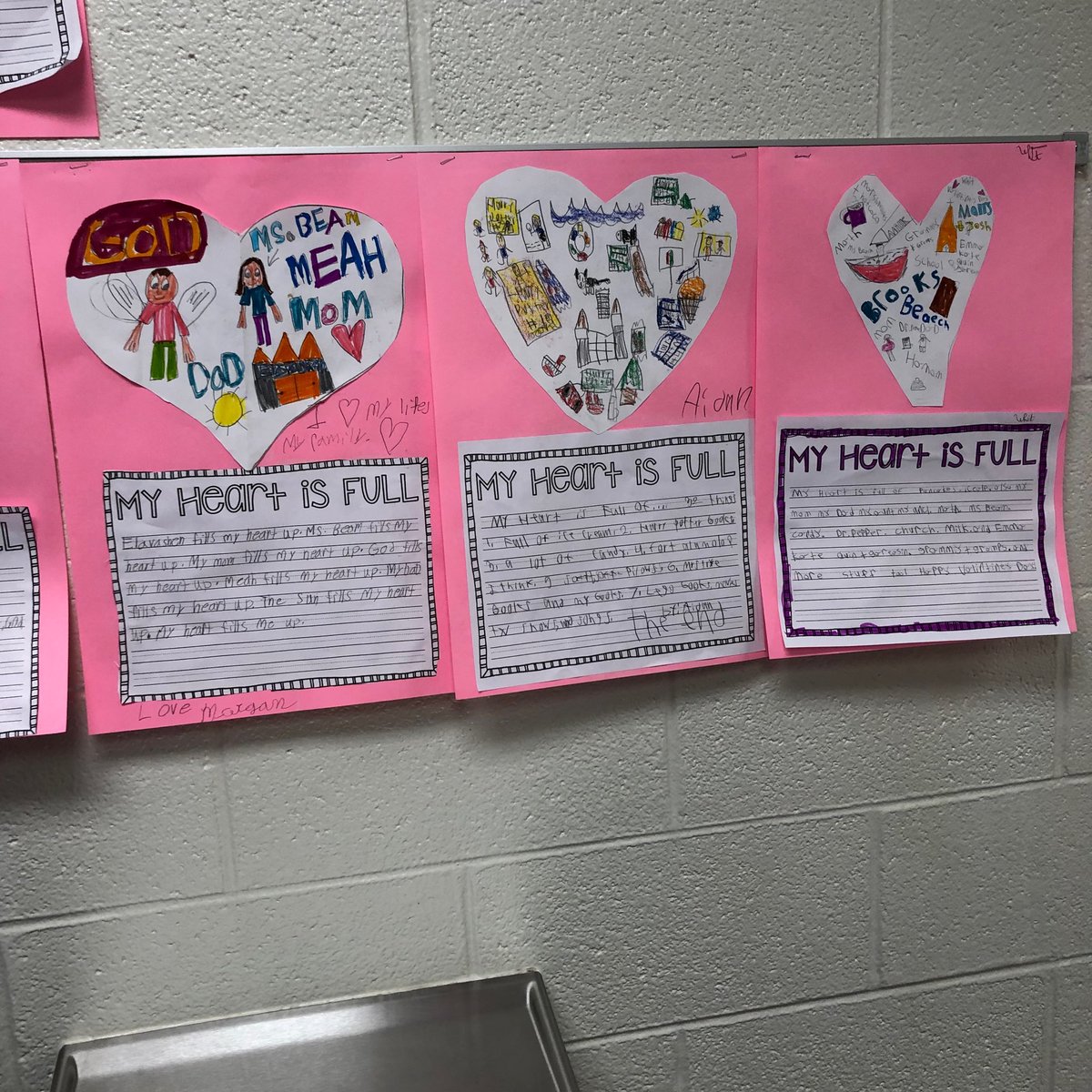 AshleyTerryD's tweet photo. 2nd Graders’ hearts are filled with love and compassion as part of their Second Step Social-Emotional Learning ❤️ ⁦@OakwoodBlueJays⁩ #hickoryschools https://t.co/oqpdYmklSy