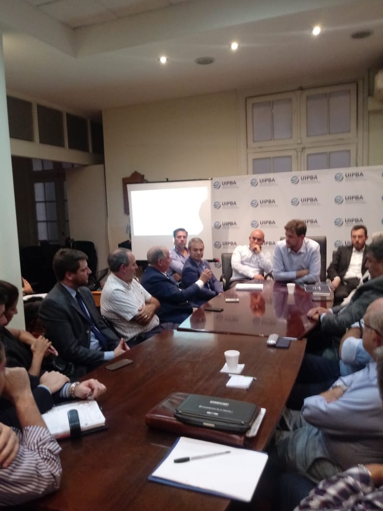 UIPBA's tweet photo. 2da reunion @ADIBApyme y @UIPBA junto c el @PRODUCCION_ARG p trabajar propuestas productivas q mejoren la competitividad de nuestras pymes. Excelente peloteo de ideas junto a @iperezriba @pedro_inchauspe y @damiantestori Agenda abierta: Impuestos consumo +empleo +inversión Tasa.. https://t.co/Lb1A96CWOs