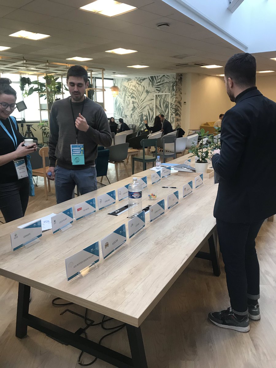 HESAM_Univ's tweet photo. [#entrepreneuriat en direct de l’espace de #coworking @FrEventBooster]  Et si tu montais ta boîte ? Les #etudiants #entrepreneurs du #pepite HESAM Entreprendre #Pokaparis #ESUM audio et @sedipec sont en séminaire des #laureats du #prix #pepite IDF organisé par @PepiteFrance https://t.co/jwUVLB0Bml