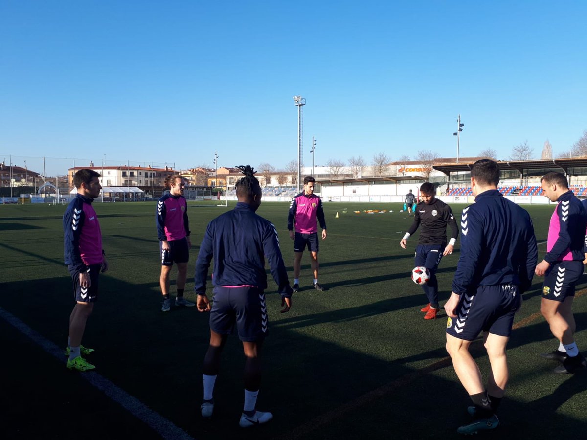 sommaresmefc's tweet photo. 🏋🏻‍♀️ Nova sessió❗️💪🏽💪🏽 Ultimant detalls abans del #partidasso de demà contra el Sant Andreu 👌👌 #LlagosSantAndreu #futbolcat https://t.co/QALTXwJHJE