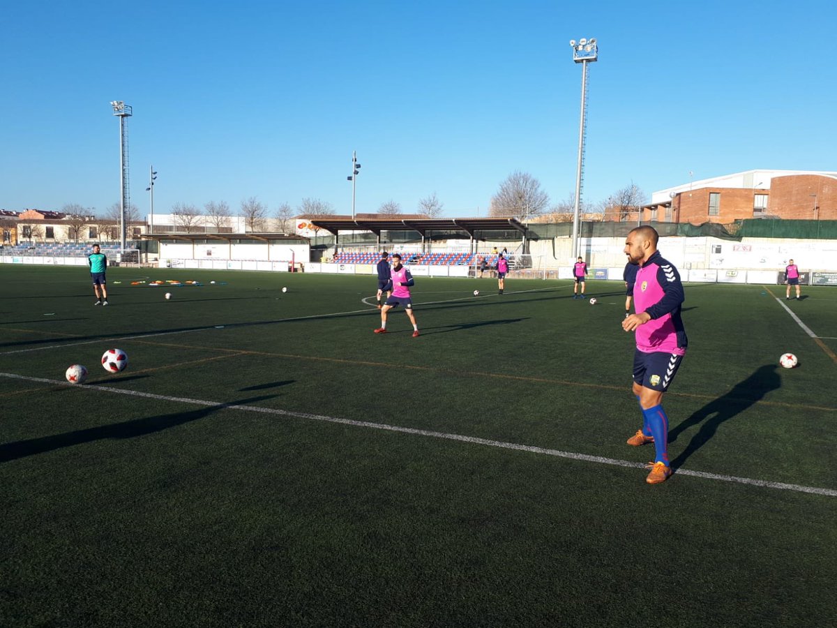 sommaresmefc's tweet photo. 🏋🏻‍♀️ Nova sessió❗️💪🏽💪🏽 Ultimant detalls abans del #partidasso de demà contra el Sant Andreu 👌👌 #LlagosSantAndreu #futbolcat https://t.co/QALTXwJHJE