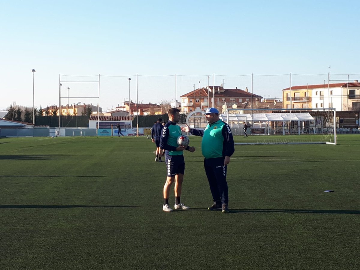 sommaresmefc's tweet photo. 🏋🏻‍♀️ Nova sessió❗️💪🏽💪🏽 Ultimant detalls abans del #partidasso de demà contra el Sant Andreu 👌👌 #LlagosSantAndreu #futbolcat https://t.co/QALTXwJHJE