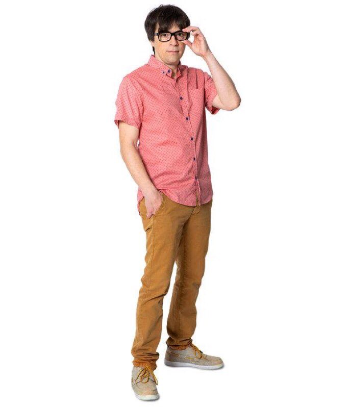 BenDoesntTweet_'s tweet photo. hey austin powers, just because ur not wearing the purple suit anymore doesn't mean u can pretend to be rivers cuomo. we see right thru u bro. we know its u. https://t.co/4H0M0am4L1