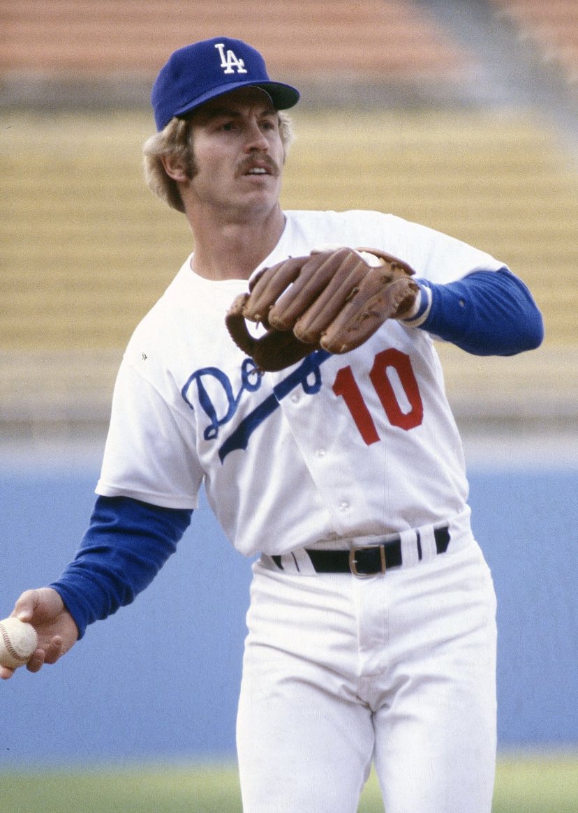 Happy 71st Birthday Ron Cey! The Penguin was my favorite Non- of the 70s!      