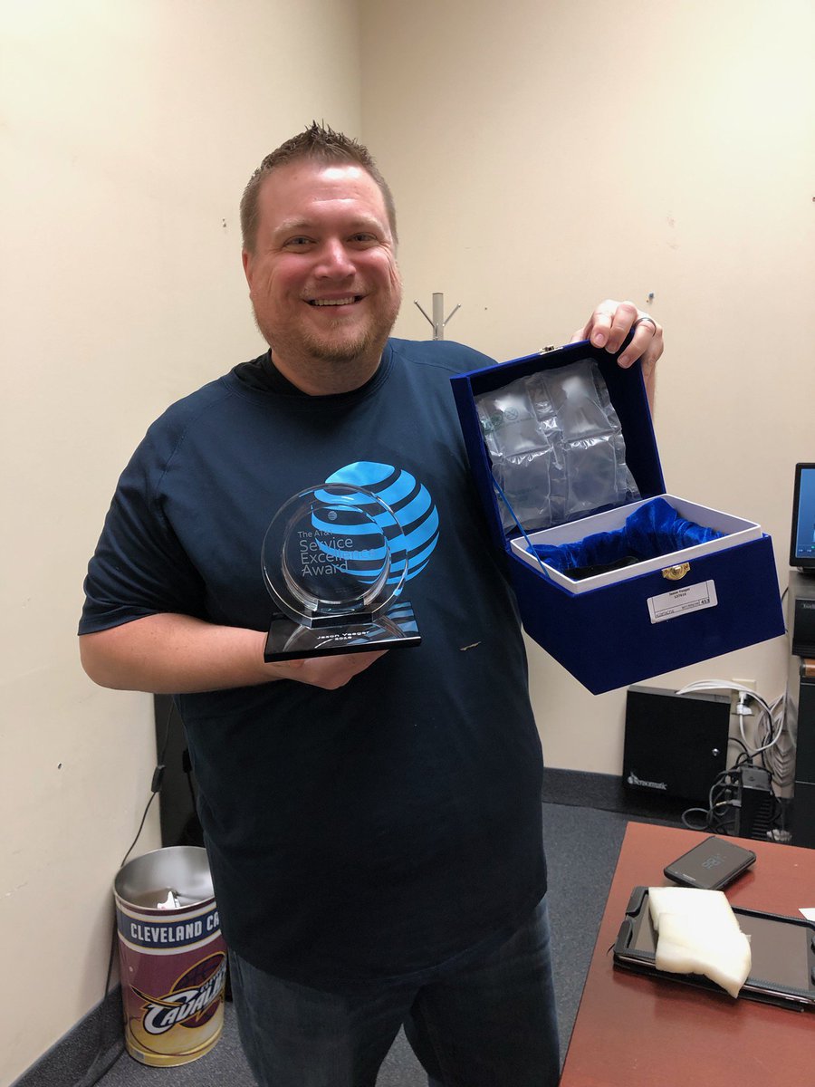 Our very own Jason Yeager with his SEA from Q4!! Congrats Jason!! #OHPA #LifeAtATT <a href="/sean_nork/">Sean Nork</a> <a href="/BIGBizDecker/">Eric Decker</a> <a href="/judy_cavalieri/">Judy Cavalieri</a> <a href="/_Shelley_G/">Shelley Goodman</a>