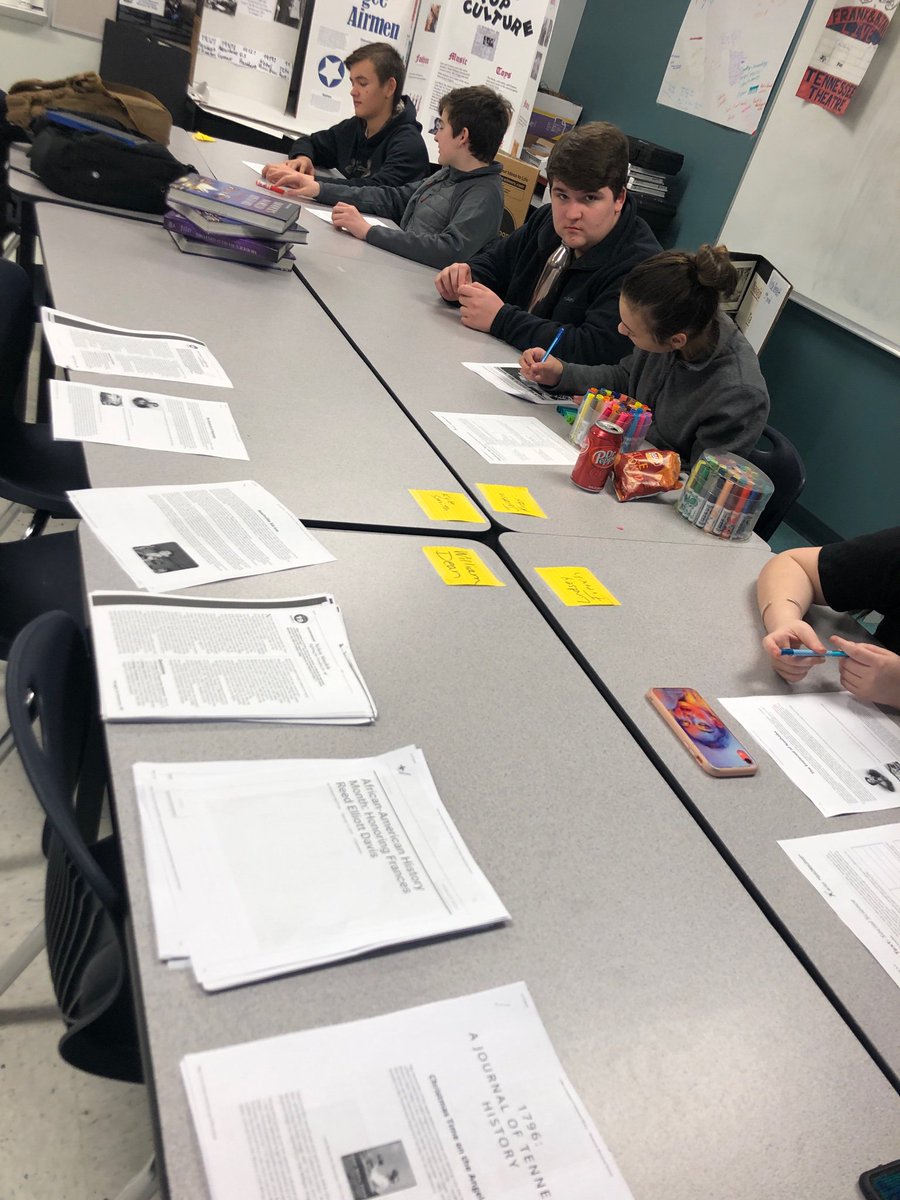 webblaura1653's tweet photo. AVID in action in World History class https://t.co/SRrDACJCEu