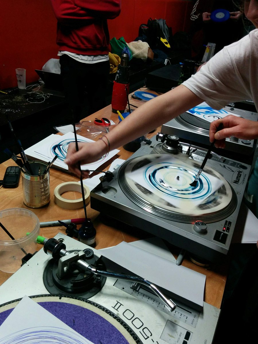 badtimingnights's tweet photo. Some images from this week's excellent @OutlandsNetwork wax-record making workshop with #coppersounds @CambJunction 
#making #sound #diy #Cambridge #experimentalmusic #soundart https://t.co/W8lvBC9zI4