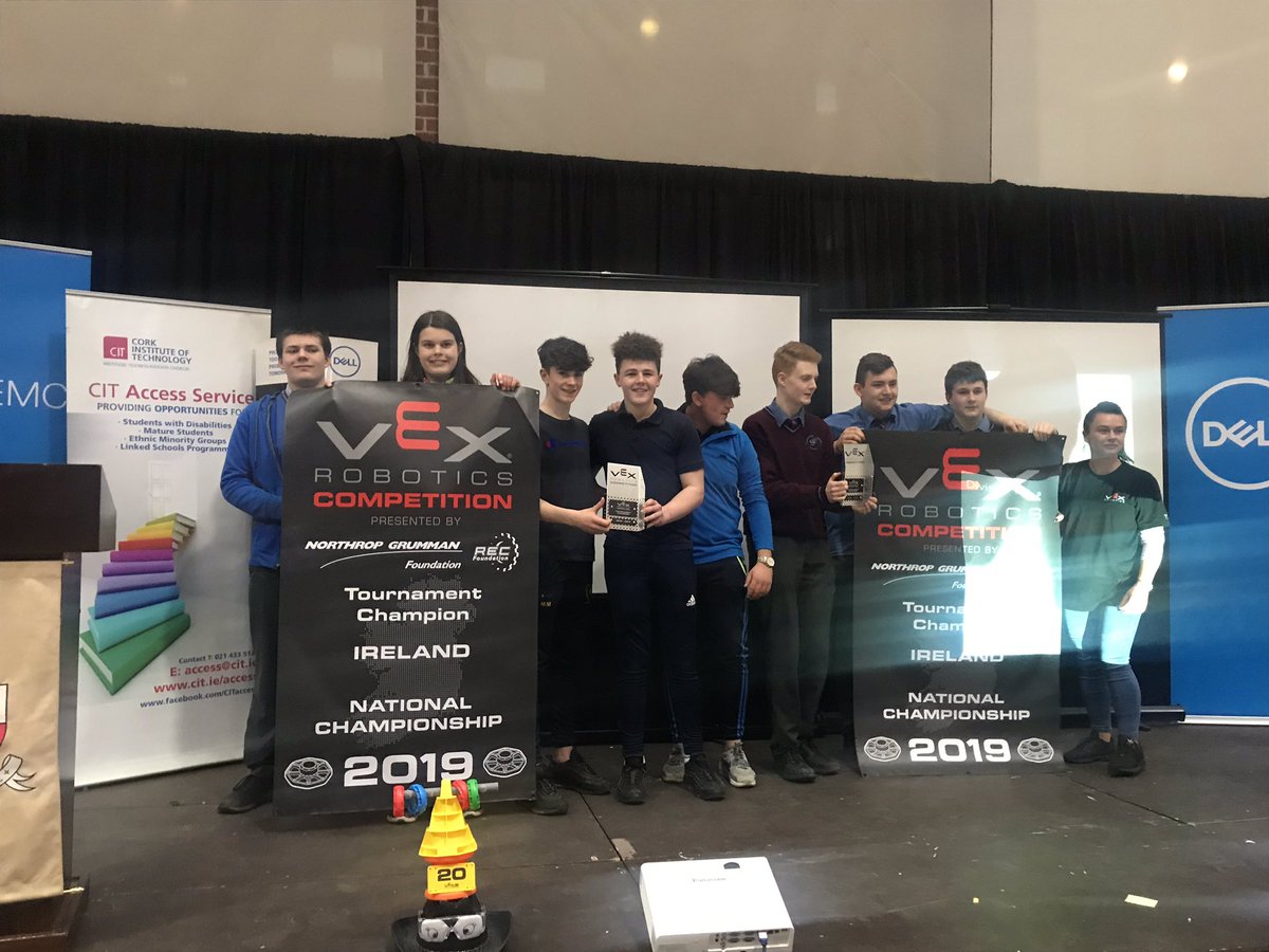 KinsaleComSch's tweet image. Our @KinsaleTY Vex Robotics team in alliance with @ccs_info were crowned National Champions 2019 this afternoon. #VEXRobotics
