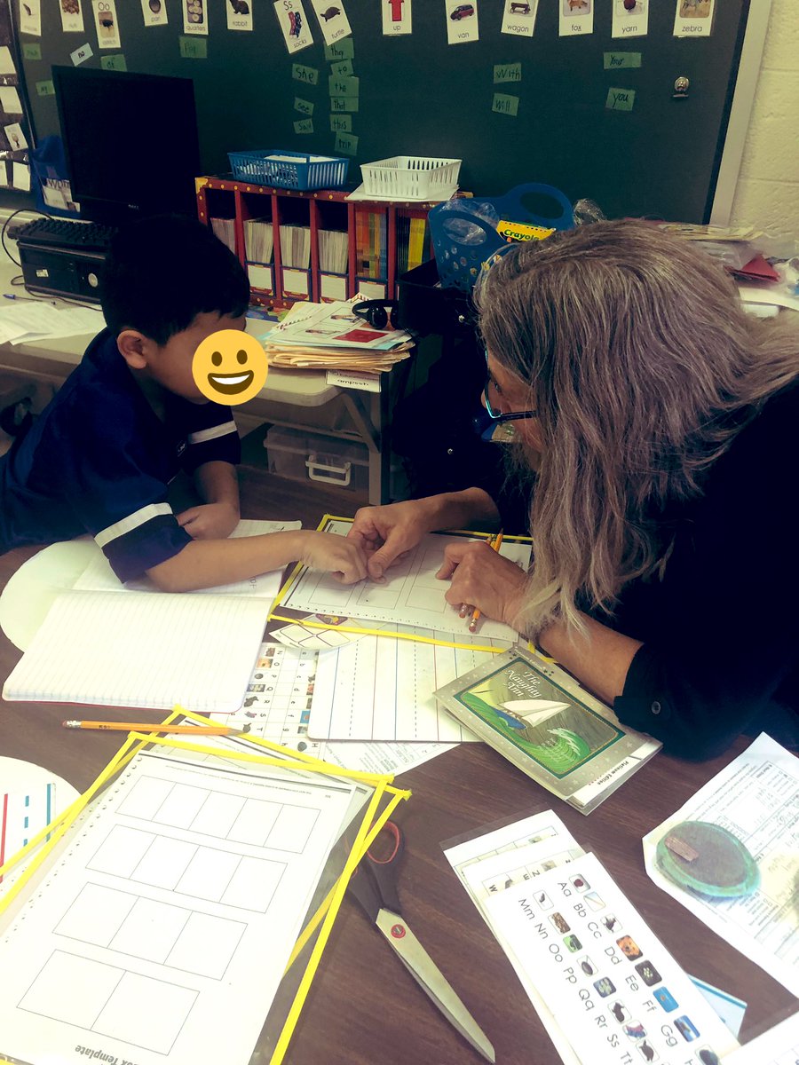 TinaLeoneT1IS's tweet photo. Ms. Carter reinforcing the use of #soundboxes to help Ss stretch out words for writing - #guidedreading #firstgrade @RollingTerrace https://t.co/IEwsFBqAKw
