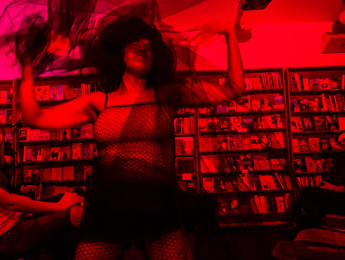 Lwrds performing last night at Honey – an exploration of the sweetness and bitterness of love, intimacy, longing and loss.

One of my most memorable valentine's experiences. Thank you Dainty Smith for putting this together.