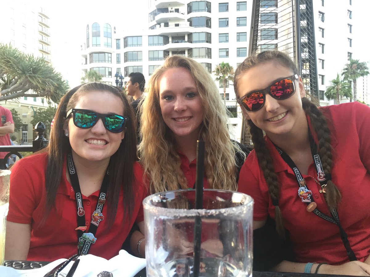 FCCLAVPpr's tweet photo. Nothing beats attending NLC and seeing thousands of FCCLA members #UniteinRed while celebrating this incredible organization. Celebrate the last day of FCCLA Week by wearing red & showing your FCCLA spirit! #FCCLAUnites #FCCLAWeek https://t.co/myzmjMexp2