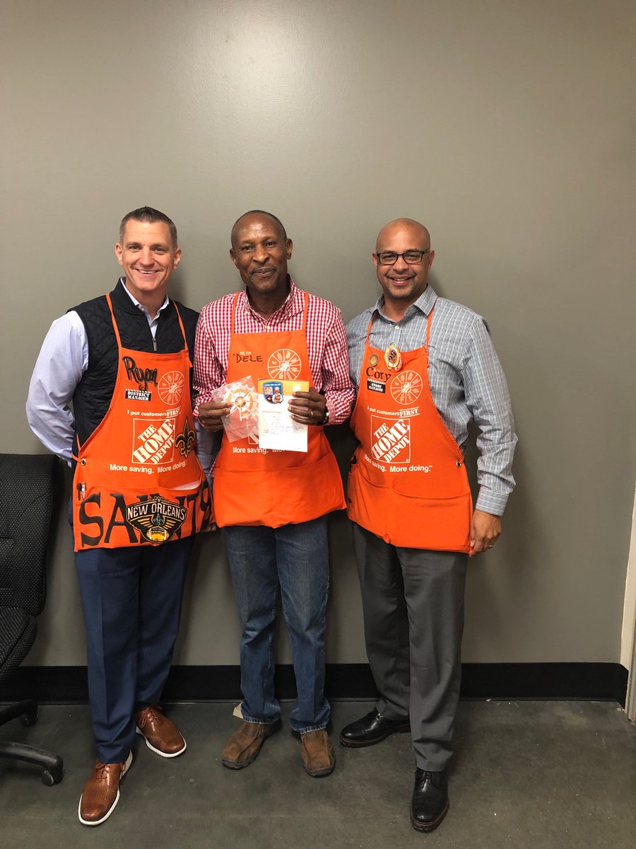 Home0385's tweet photo. Dele getting a special Mid South Homer Award! Way to go Dele!!! https://t.co/gSDjhWZQBN