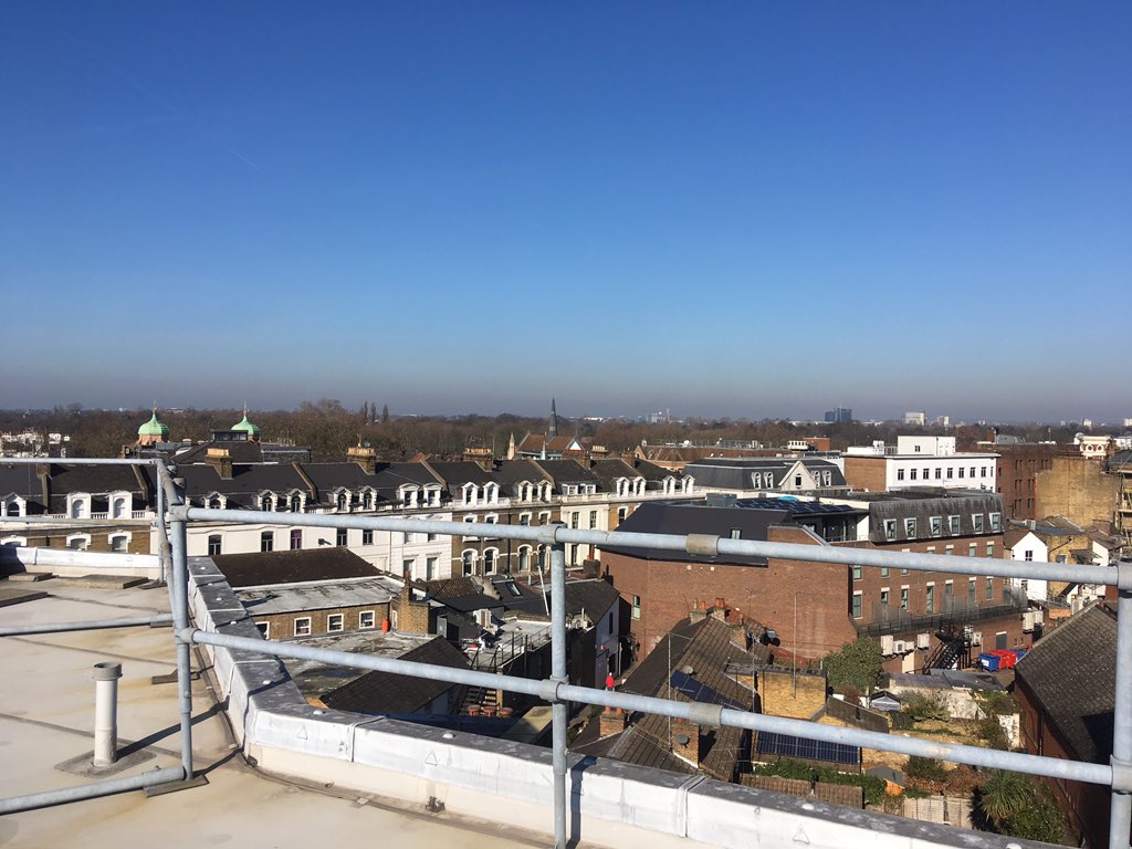 CrispinMiles's tweet photo. @ShaunCronin841 Rooftop view over Richmond today https://t.co/q0JcLxyzLQ