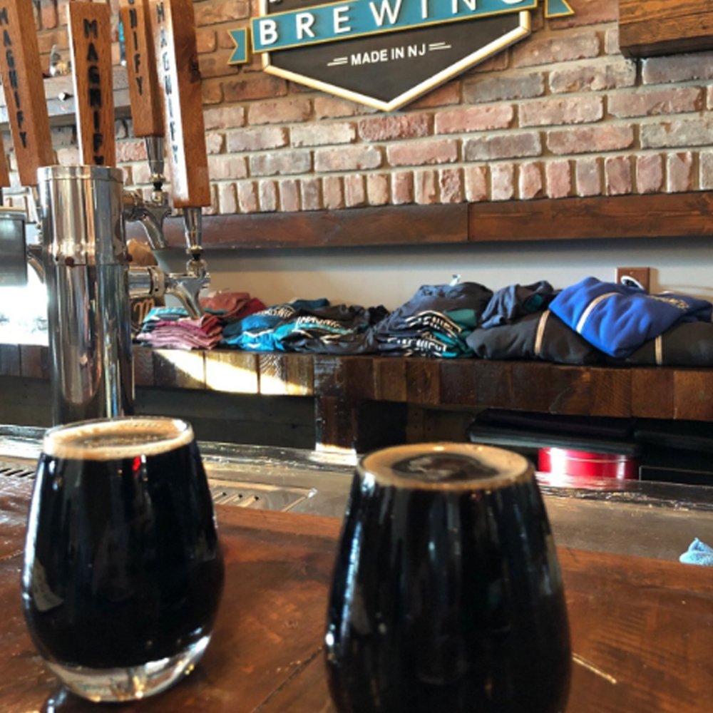 Just Tapped!
🍻 <a href="/CypressBrew/">Cypress Brewing Co.</a> Insane in the Grain DDH Imperial New England Style IPA

🍻 <a href="/MagnifyBrewing/">Magnify Brewing Co.</a> Point of Divergence 2018 Imperial Stout

Full tap list:  untappd.com/v/hub-city-bre…

#FridayFeeling #CraftBeer #DrinkLocal