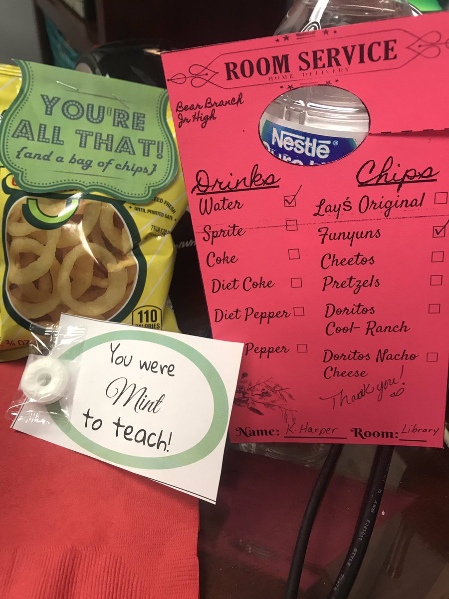 harper_kara's tweet photo. @Ebbeler_Chrissy LOVE THIS!!! Fantastic Idea!!💡 Thank you for taking care of us @BBJHBears ❤️😋 #roomservice #studentdelivery https://t.co/eBGshYbedM