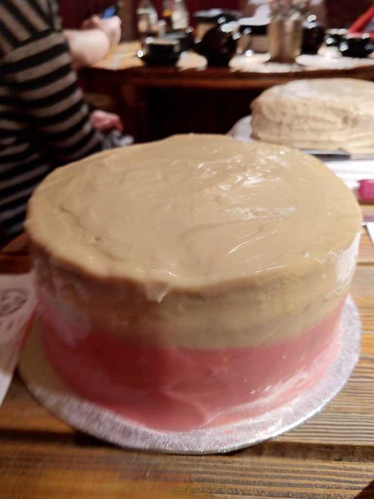 yorkcakeclub's tweet photo. Even more pics from our ‘Red-day or Not’ Feb event #micklegatesocial #cakeclub #cake #York #Valentines #PalentinesDay #GalentinesDay https://t.co/2S6WBwtpHY