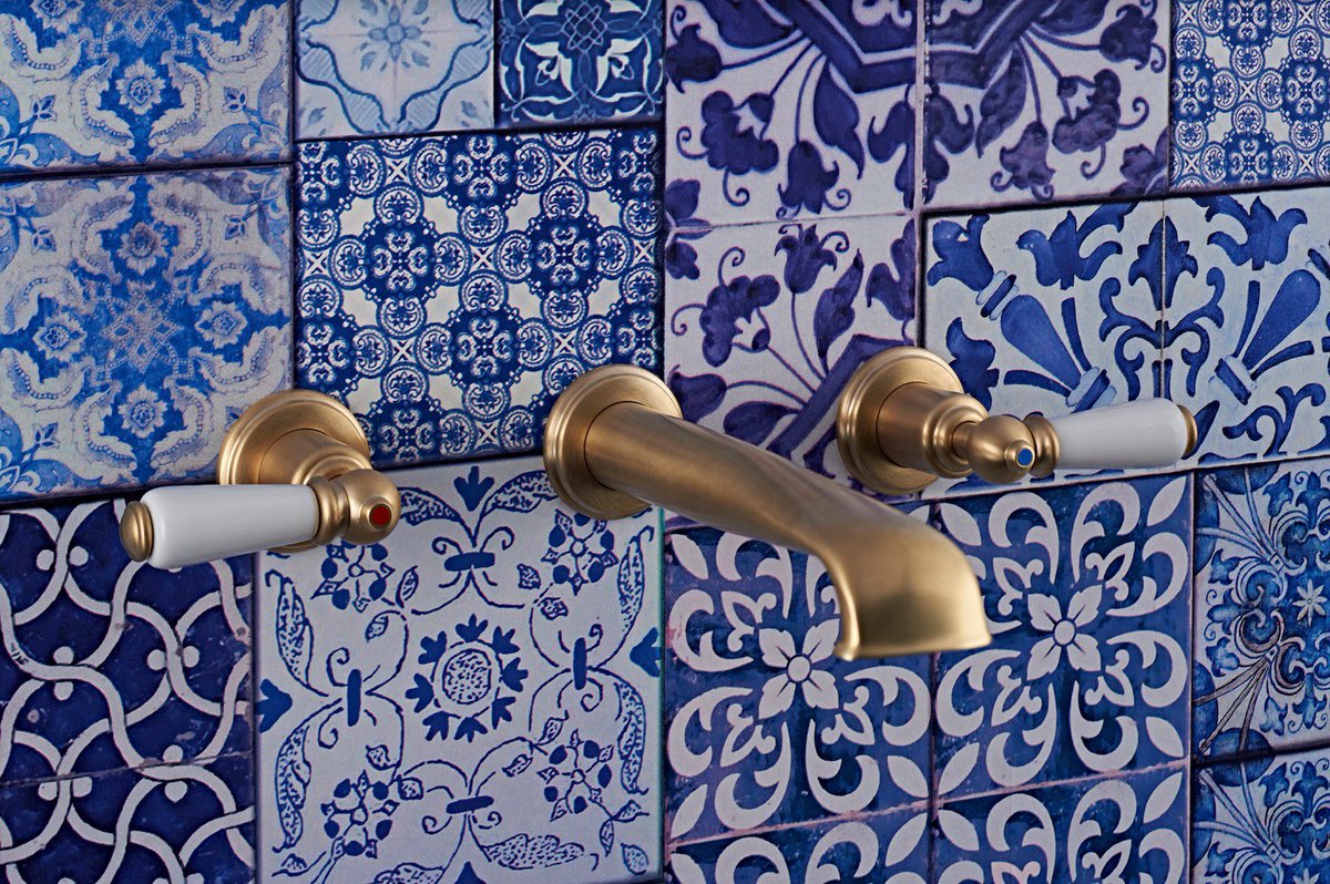 DesignCentreCH's tweet photo. Create the look of boho chic in your bathrooms with design inspiration from @PerrinandRowe - featuring the 3580 Three Hole Wall Mounted Bath Set in satin brass set against tiling with Eastern décor #styleradarDCCH #perrinandrowe #bathrooms #taps #bohochic #bohemian https://t.co/s1CW2PvoB4